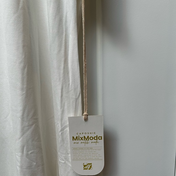 White dress - Picture 3 of 4